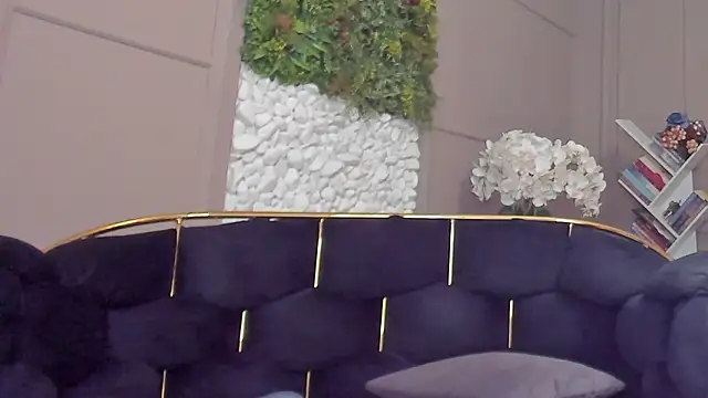 Deliciouslips online show from February 23, 6:52 pm