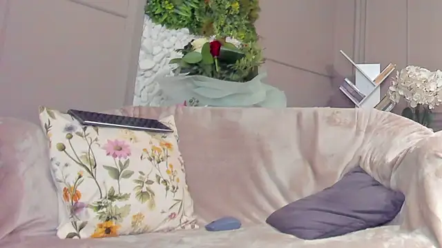 Deliciouslips online show from July 23, 4:25 pm