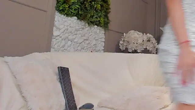 Deliciouslips online show from March 7, 3:06 pm