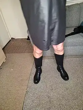 Snapshot of ellie-tv chatting on December 17, 9:20 pm ellie-tv online show from December 17, 9:20 pm