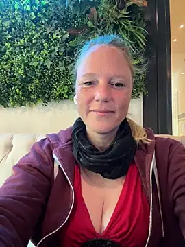 MoniqueLaFee online show from September 27, 7:58 am