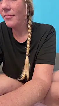 MoniqueLaFee online show from July 24, 6:53 am