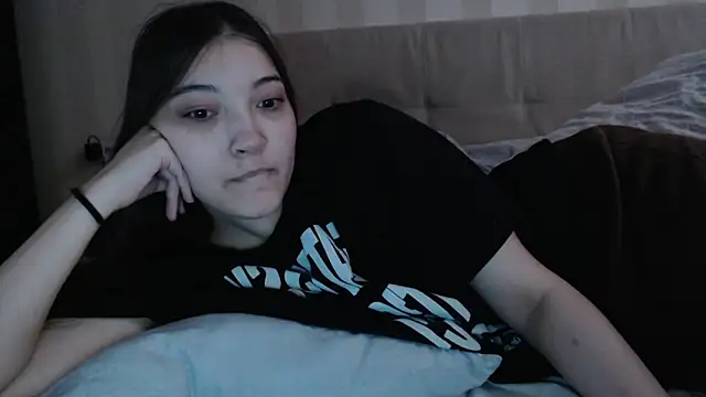 AlisaDevis online show from December 14, 8:09 am