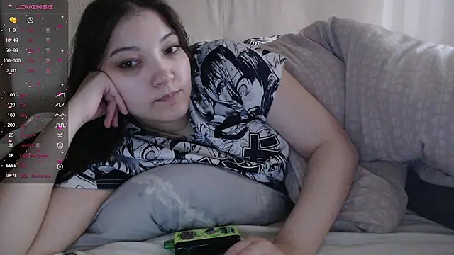 Snapshot of AlisaDevis chatting on June 28, 5:03 am AlisaDevis online show from June 28, 5:03 am