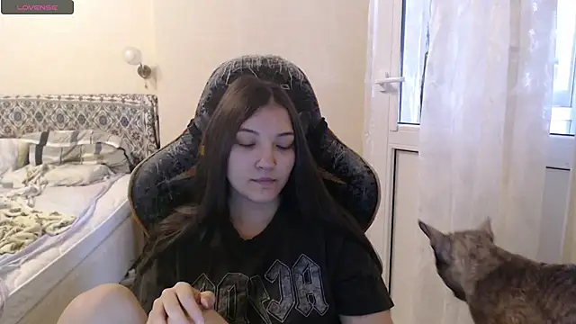 AlisaDevis online show from November 8, 7:12 am