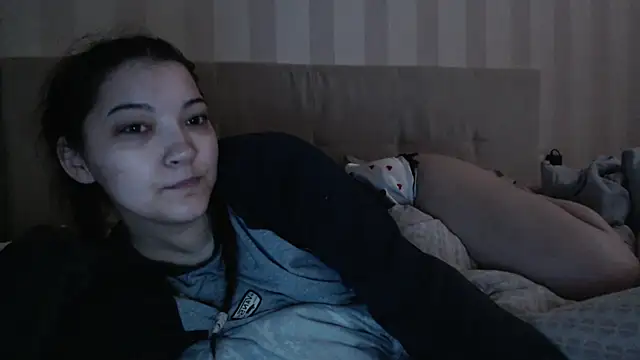 Snapshot of AlisaDevis chatting on June 27, 5:57 am AlisaDevis online show from June 27, 5:57 am
