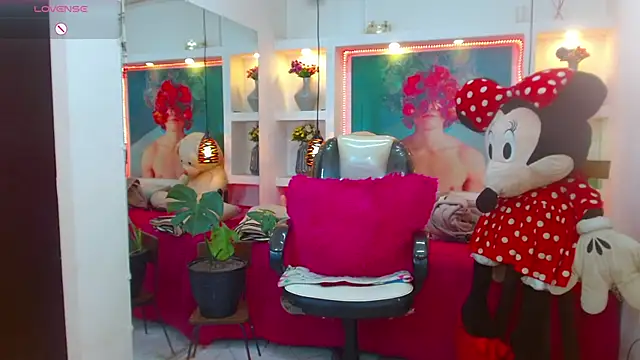 lorenapinto online show from October 28, 1:32 pm