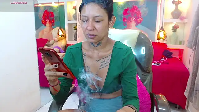 lorenapinto online show from October 30, 8:50 pm