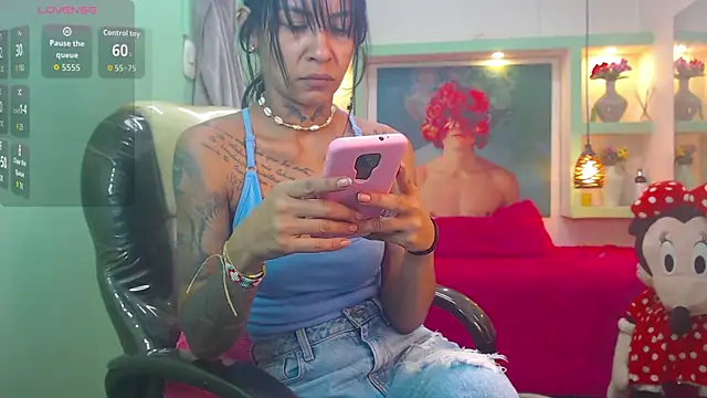 Snapshot of lorenapinto chatting on May 16, 2:10 am lorenapinto online show from May 16, 2:10 am