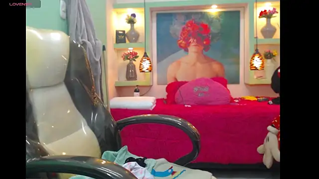 lorenapinto online show from March 31, 7:27 pm