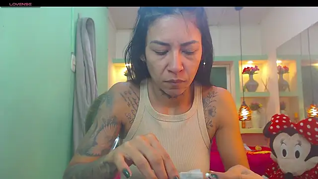 Snapshot of lorenapinto chatting on May 25, 11:25 pm lorenapinto online show from May 25, 11:25 pm