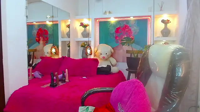 lorenapinto online show from October 9, 2:45 am