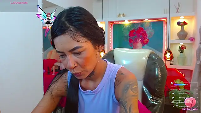 lorenapinto online show from November 9, 10:25 pm