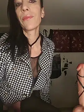 freyamoret online show from May 3, 2:16 am
