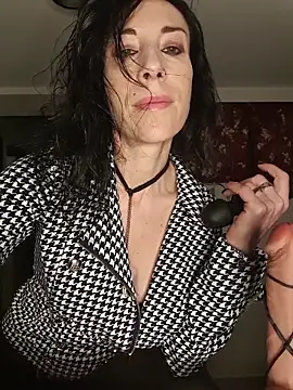 freyamoret online show from May 5, 1:52 am