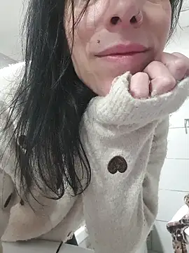 freyamoret online show from March 28, 5:58 pm