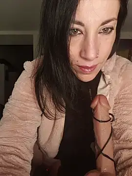 freyamoret online show from April 3, 2:29 am