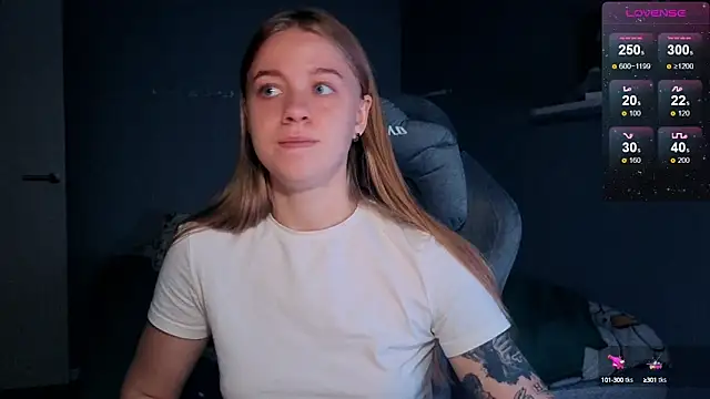 Snapshot of candy_maggie chatting on October 9, 5:13 pm candy maggie online show from October 9, 5:13 pm