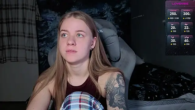 candy maggie online show from December 19, 7:38 pm