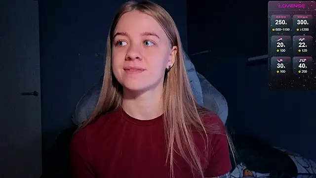 Snapshot of candy_maggie chatting on October 2, 6:00 pm candy maggie online show from October 2, 6:00 pm