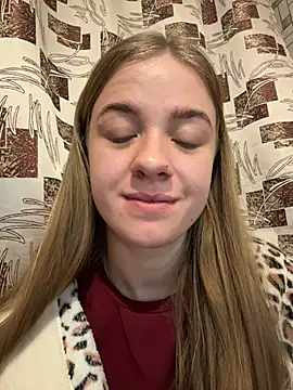 Snapshot of candy_maggie chatting on December 2, 7:48 pm candy maggie online show from December 2, 7:48 pm