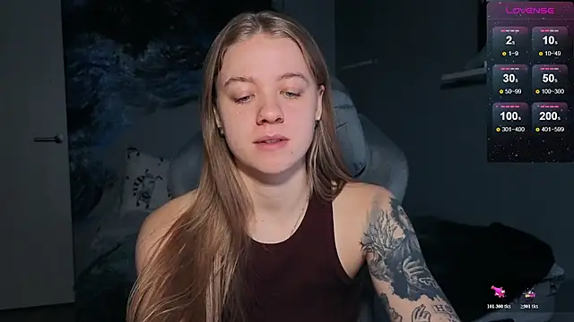 Snapshot of candy_maggie chatting on November 27, 6:19 pm candy maggie online show from November 27, 6:19 pm