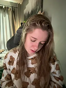 Snapshot of candy_maggie chatting on February 27, 10:11 am candy maggie online show from February 27, 10:11 am