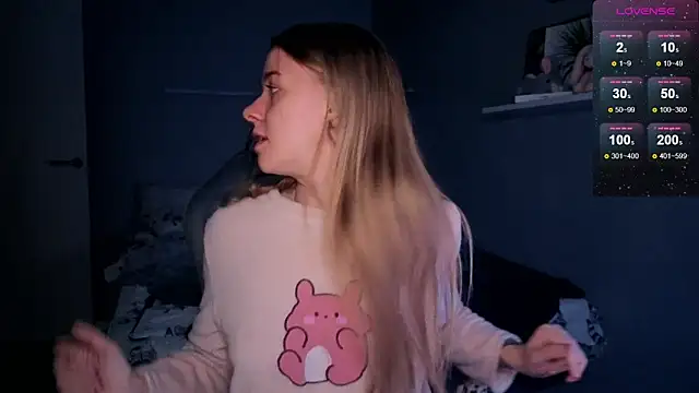 Snapshot of candy_maggie chatting on September 26, 6:26 pm candy maggie online show from September 26, 6:26 pm