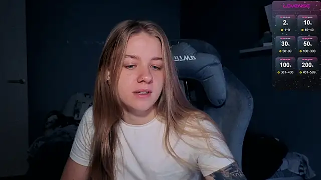 Snapshot of candy_maggie chatting on November 12, 4:00 pm candy maggie online show from November 12, 4:00 pm