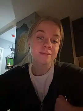 Snapshot of candy_maggie chatting on November 15, 5:39 pm candy maggie online show from November 15, 5:39 pm