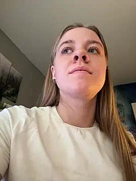 Snapshot of candy_maggie chatting on November 19, 7:52 am candy maggie online show from November 19, 7:52 am