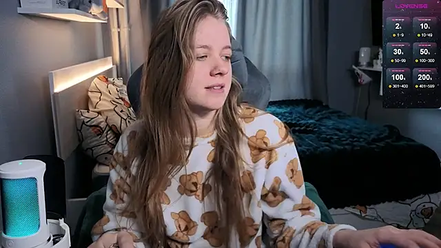 Snapshot of candy_maggie chatting on March 10, 12:49 pm candy maggie online show from March 10, 12:49 pm