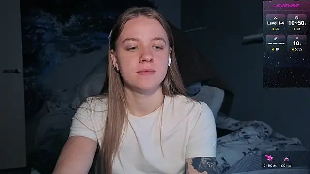 Snapshot of candy_maggie chatting on November 25, 5:57 pm candy maggie online show from November 25, 5:57 pm