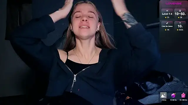 Snapshot of candy_maggie chatting on November 4, 6:01 pm candy maggie online show from November 4, 6:01 pm