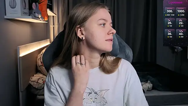 Snapshot of candy_maggie chatting on March 1, 7:26 pm candy maggie online show from March 1, 7:26 pm