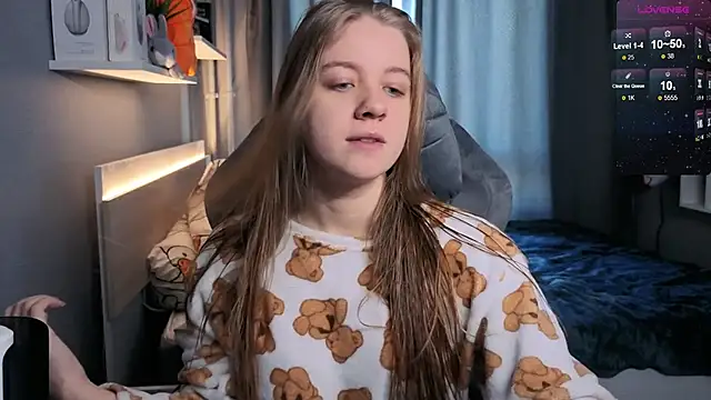 Snapshot of candy_maggie chatting on March 19, 10:11 am candy maggie online show from March 19, 10:11 am