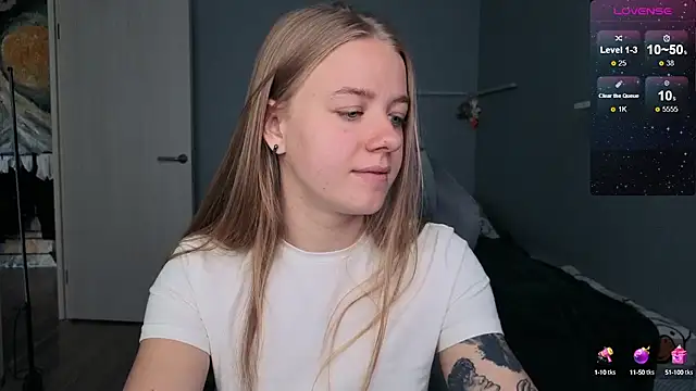 Snapshot of candy_maggie chatting on September 12, 7:41 am candy maggie online show from September 12, 7:41 am