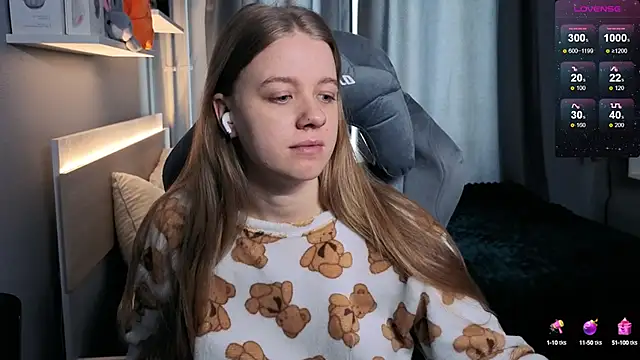 Snapshot of candy_maggie chatting on March 14, 12:07 pm candy maggie online show from March 14, 12:07 pm