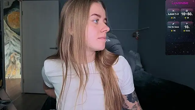 Snapshot of candy_maggie chatting on September 15, 10:05 am candy maggie online show from September 15, 10:05 am