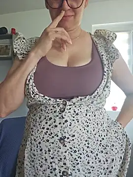 Snapshot of KristenVega chatting on July 15, 8:54 am KristenVega online show from July 15, 8:54 am