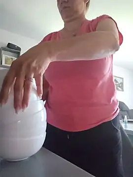 Snapshot of KristenVega chatting on June 19, 7:58 am KristenVega online show from June 19, 7:58 am