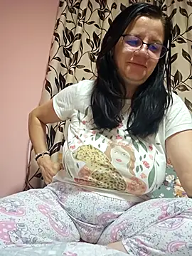 Snapshot of KristenVega chatting on October 3, 7:21 am KristenVega online show from October 3, 7:21 am