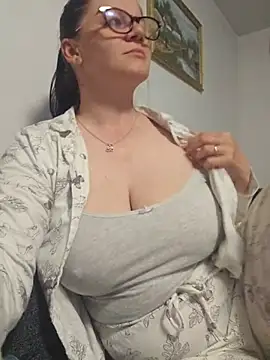 KristenVega online show from May 5, 7:28 pm