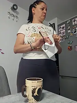 Snapshot of KristenVega chatting on October 2, 6:50 am KristenVega online show from October 2, 6:50 am