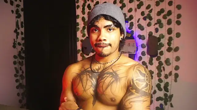 Snapshot of Young_laroi chatting on September 26, 5:47 am Young laroi online show from September 26, 5:47 am