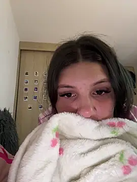 EmilyS   online show from March 19, 6:46 am