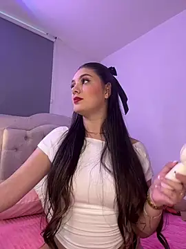 EmilyS   online show from January 17, 10:23 pm