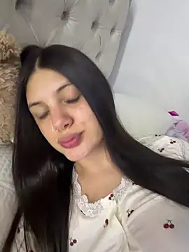 EmilyS   online show from February 16, 4:33 am