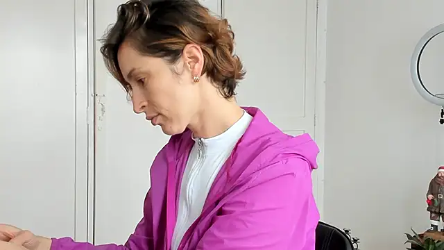 Snapshot of cuddlingbunny chatting on November 29, 3:23 pm cuddlingbunny online show from November 29, 3:23 pm