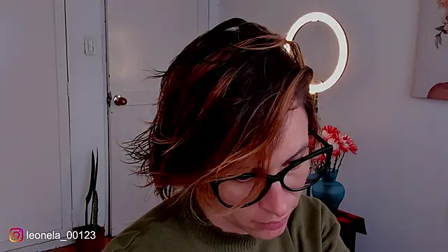 cuddlingbunny online show from December 19, 6:32 pm